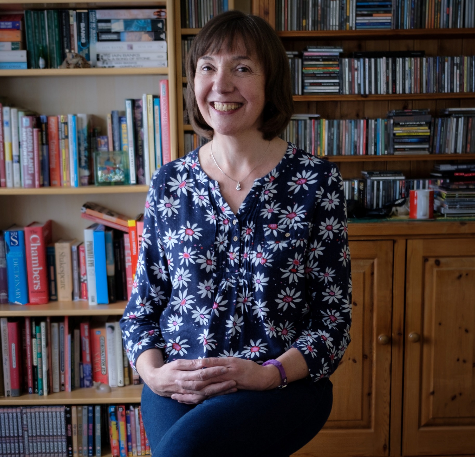 Inside Kahn Hall: Glenda Lewis'S Exclusive Interview - djv92xu